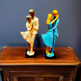 Couple Statue Set